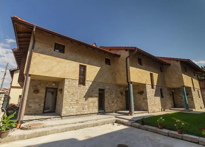 بيت للعطل Rupchini Houses