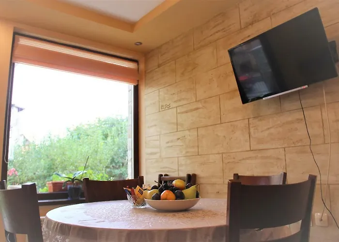 بيت للعطل Rupchini Houses